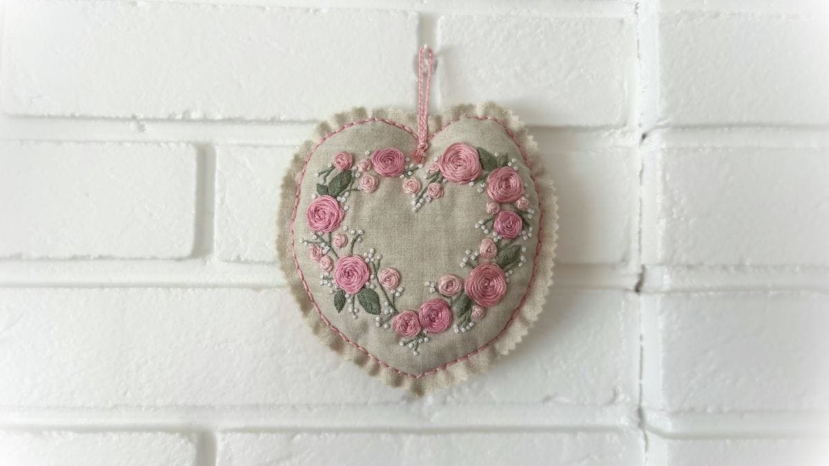 A Hand Embroidered Heart Ornament Inspired by Winter Stitching