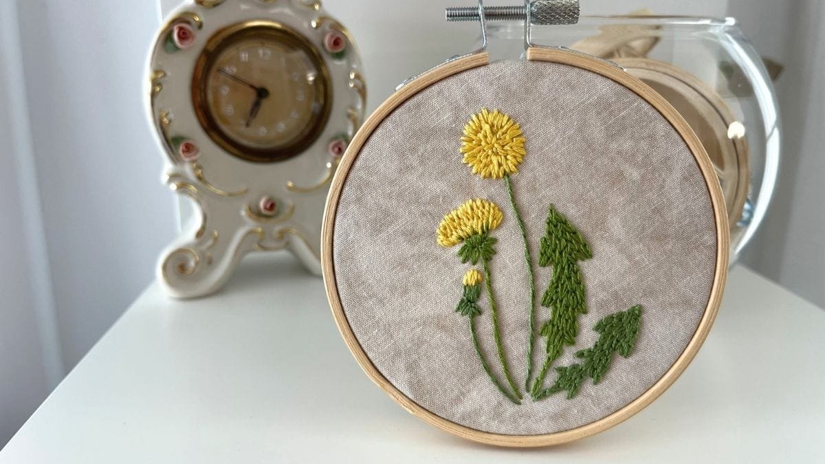 Easy Hand Embroidery Dandelion Tutorial in a 4 Inch Hoop