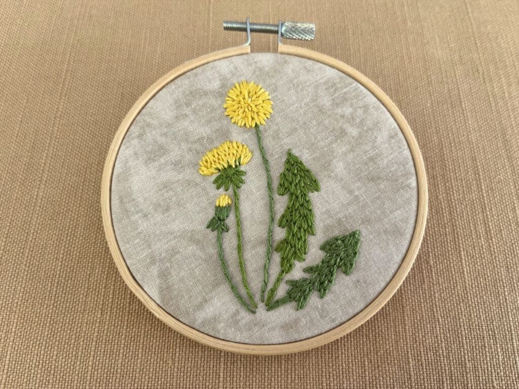 Small hand embroidery dandelion tutorial project for beginners.