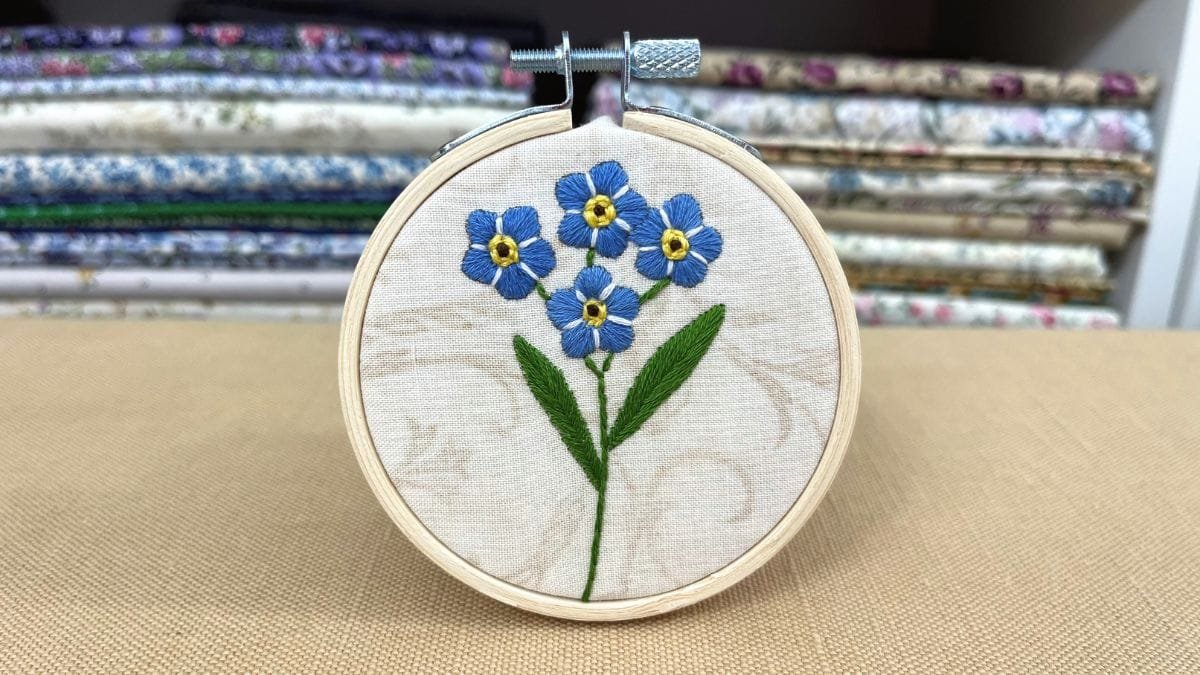 Forget Me Nots Hand Embroidery Tutorial and Free Pattern